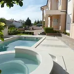 Family Friendly With A Swimming Pool Vinkuran, - 15736 Apartamento