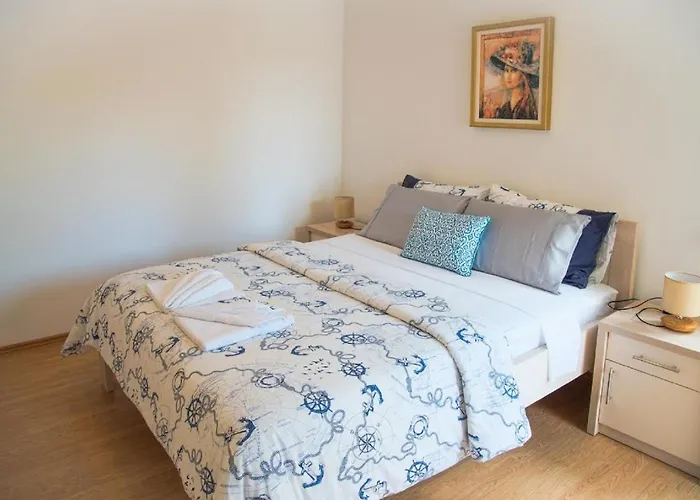 Apartmán Family Friendly With A Swimming Pool Vinkuran, - 15736