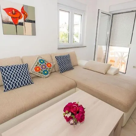 Family Friendly With A Swimming Pool Vinkuran, - 15736