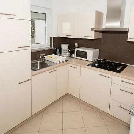 Family Friendly With A Swimming Pool Vinkuran, - 15736 * 풀라