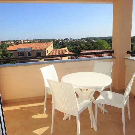 아파트 Family Friendly With A Swimming Pool Vinkuran, - 15736 풀라