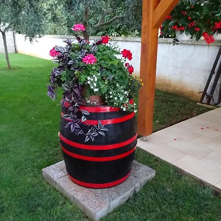 Family Friendly With A Swimming Pool Vinkuran, - 15736 Póla