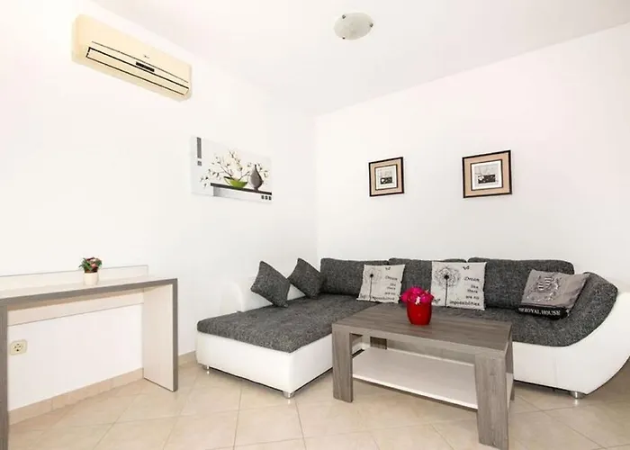 Family Friendly With A Swimming Pool Vinkuran, - 15736 * Póla