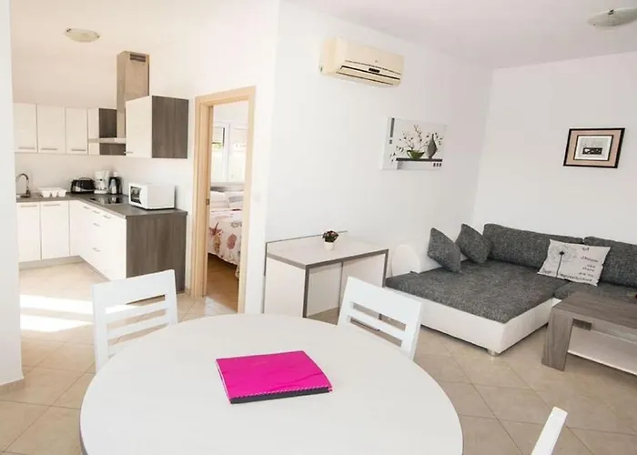 Apartman Family Friendly With A Swimming Pool Vinkuran, - 15736 Póla