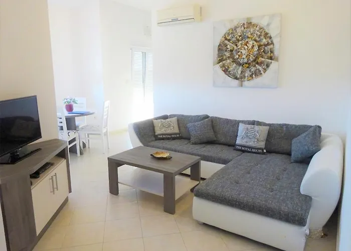 Family Friendly With A Swimming Pool Vinkuran, - 15736 *