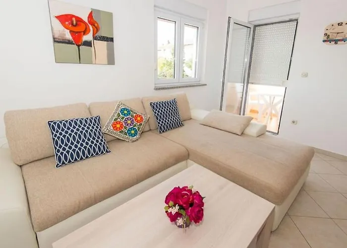 Family Friendly With A Swimming Pool Vinkuran, - 15736