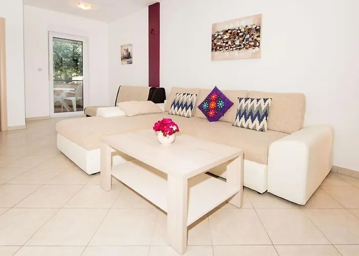 Family Friendly With A Swimming Pool Vinkuran, - 15736 *