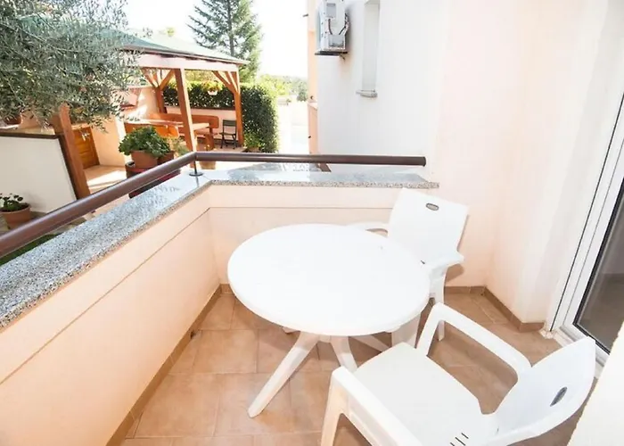 Family Friendly With A Swimming Pool Vinkuran, - 15736 *