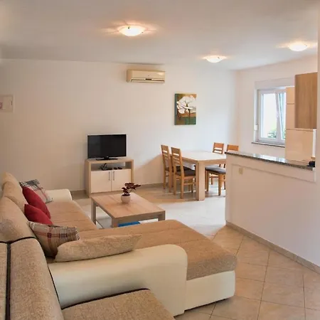 Family Friendly With A Swimming Pool Vinkuran, - 15736 Apartamento Pula