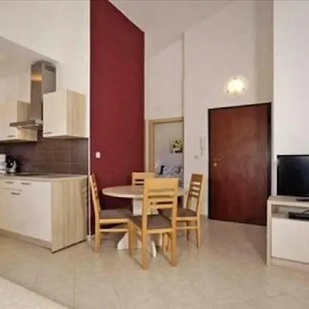 Apartamento Family Friendly With A Swimming Pool Vinkuran, - 15736 Pula